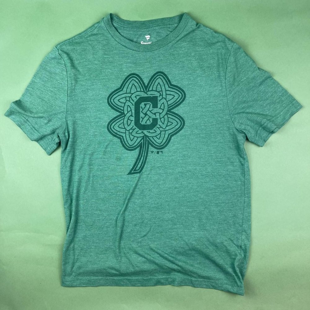 RARE Cleveland Guardians Shamrock Holiday T-Shirt Mens size M